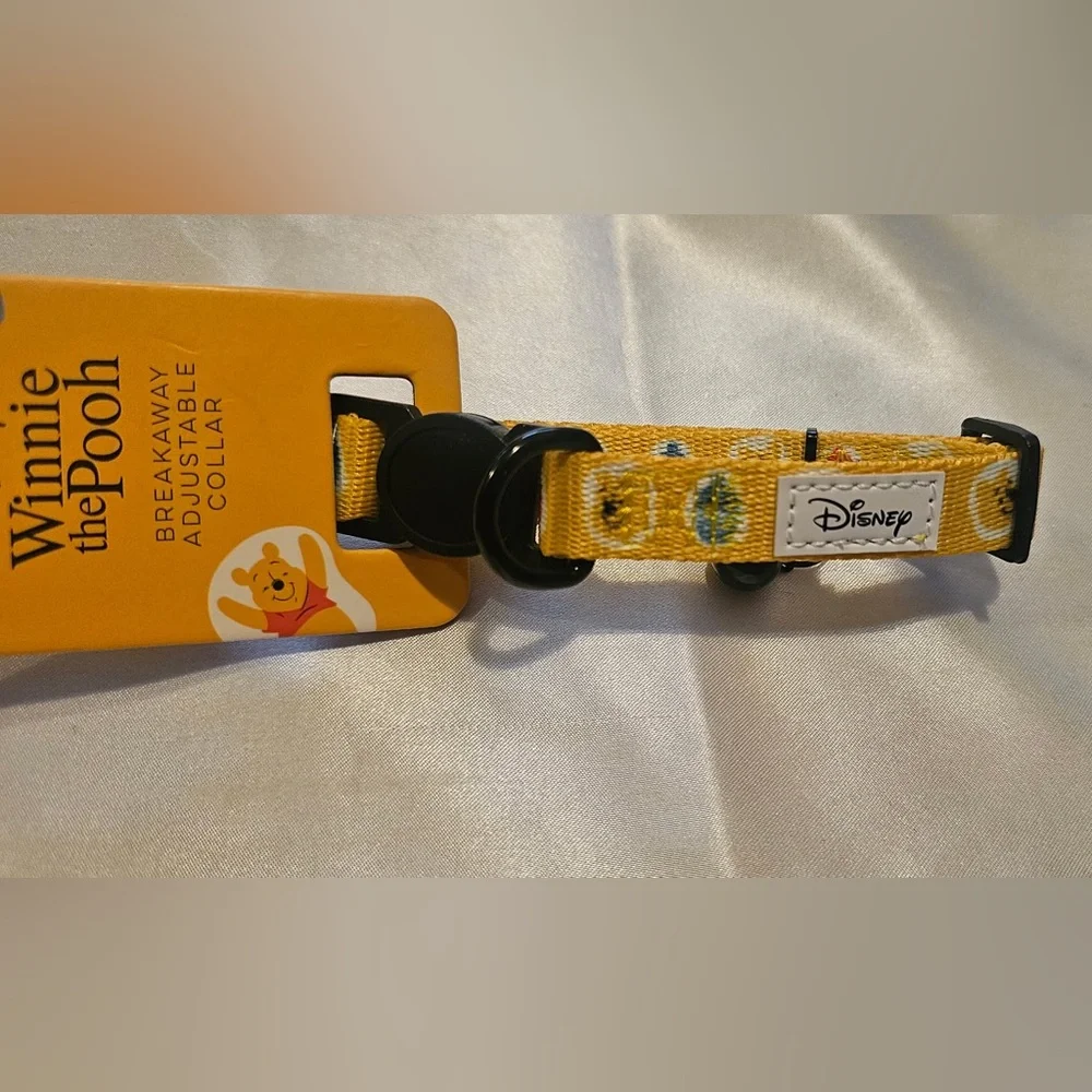 Disney Sassy Meow Winnie The Pooh Harness, Collar and Leash Set (M)